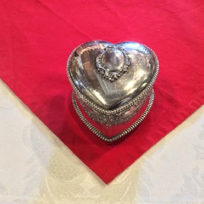 Beautiful Silk Lined - Heart Shaped - Victorian Jewelry Box