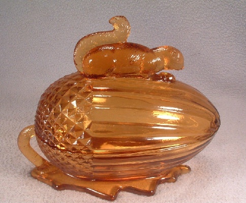 Amber Glass Squirrel & Acorn Lidded Candy Dish - Vintage L. E. Smith