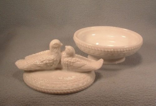 White Milk Glass Kissing Doves Covered Candy Dish - Vintage Westmoreland