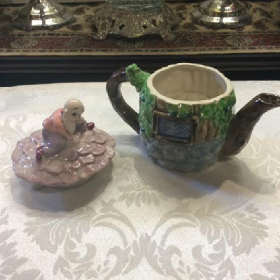 Elf House Tea Pot - Vintage - Unmarked - Probably English
